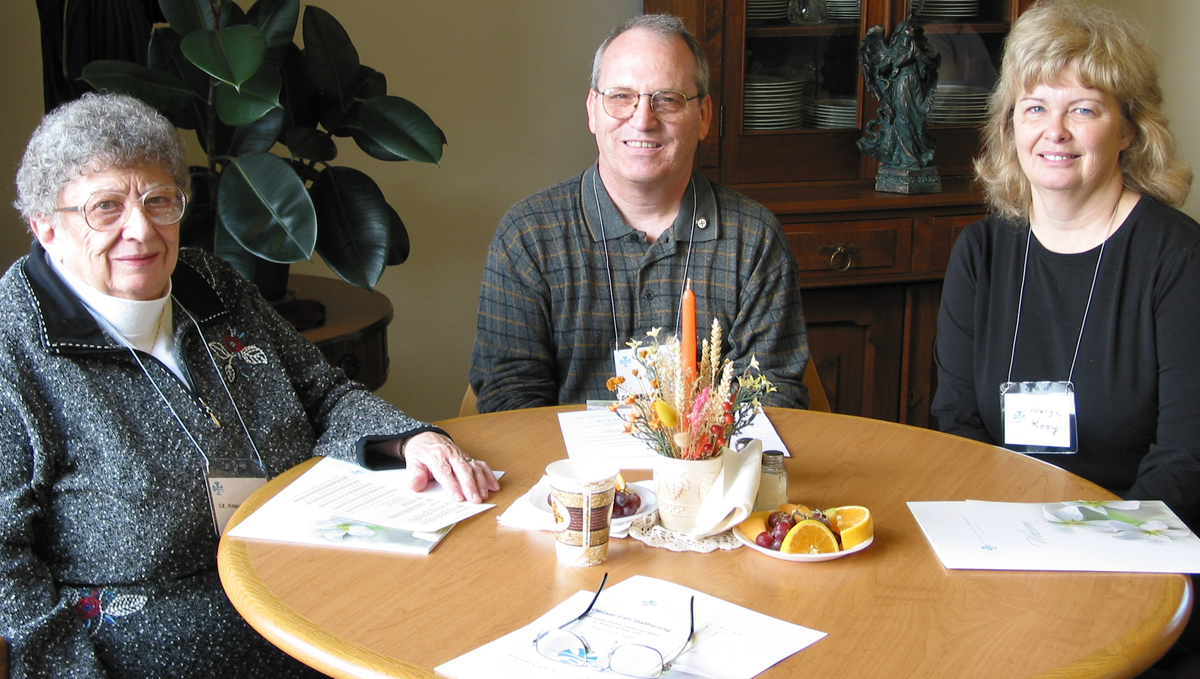 Sr. Marilyn Hettinger enjoys time with Oblates.